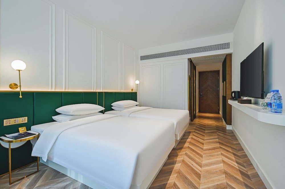 Revana Hotel Shenzhen — 4-Star Luxury Hotel in Shenzhen, People's Republic of China