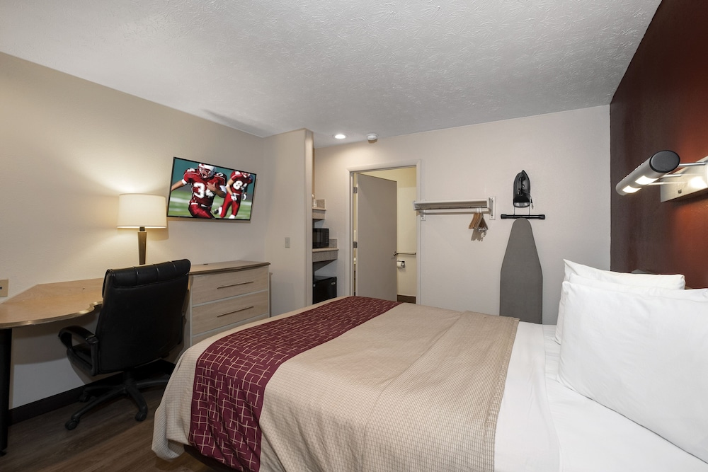 Red Roof Inn Indianapolis Greenwood - photo 20