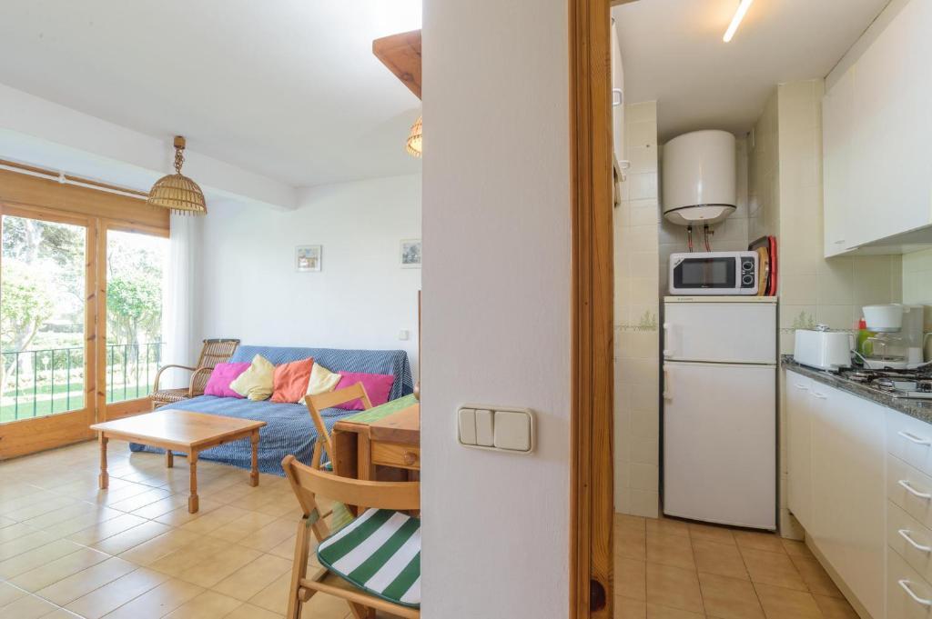 H 13 Calella de Palafrugell 4 PAX — 4-Star Luxury Hotel in Palafrugell, Spain