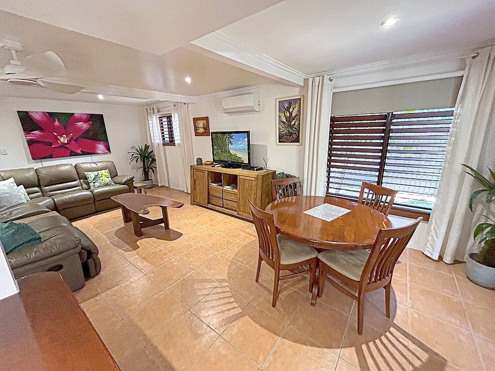 Oasis in leafy Whitfield. — 4-Star Luxury Hotel in Edge Hill, Australia