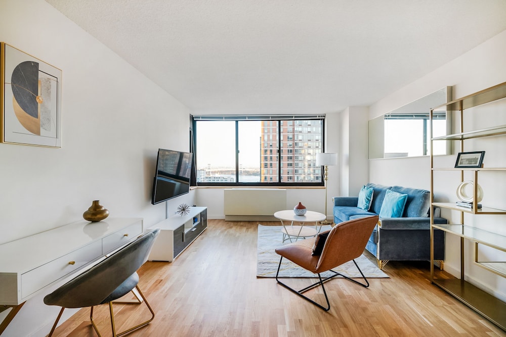 Luxury 2 Bed 2 Bath Unit in Prime Location of NYC — 4-Star Luxury Hotel in New York City, United States