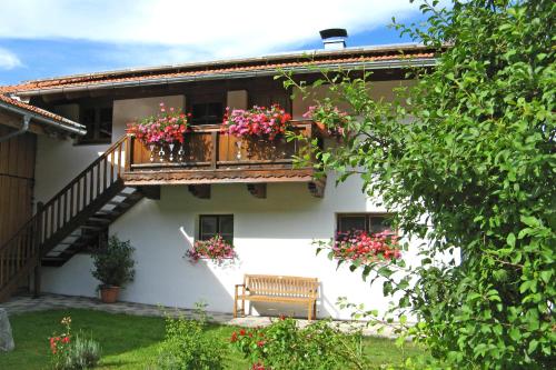 Ferienwohnungen Wanderparadies Bauernhof — hotel in Aschau Im Chiemgau