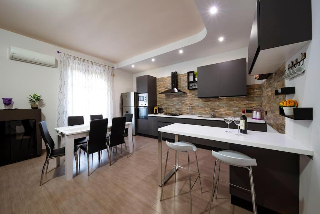 Galì Holidays Casa Vacanze — 4-Star Luxury Hotel in Acquedolci, Italy