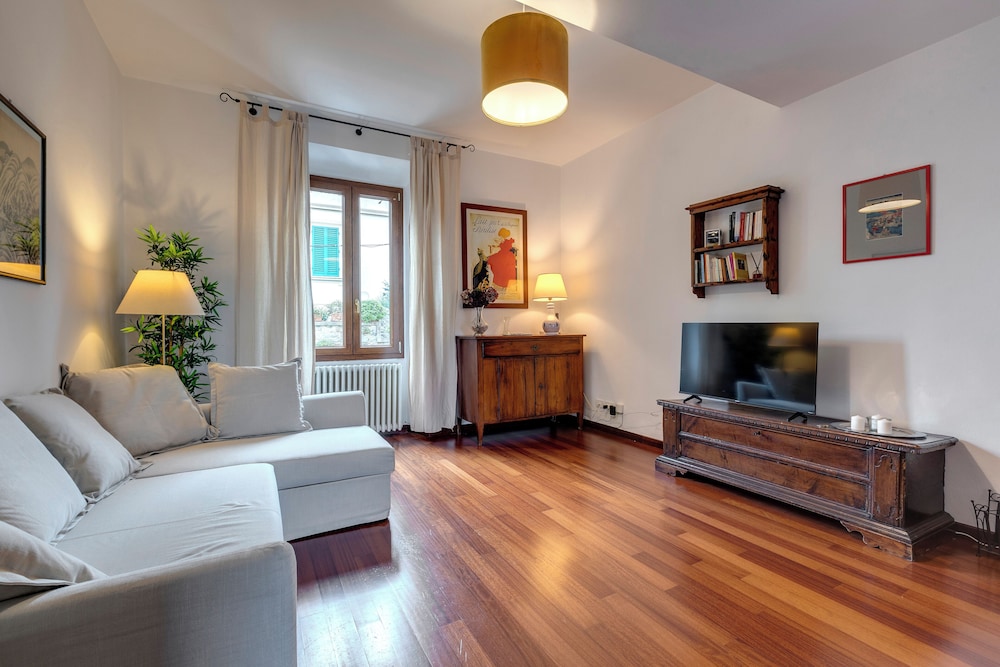 Malavolta Apartment by Mamo Florence — 4-Star Luxury Hotel in Florence, Italy