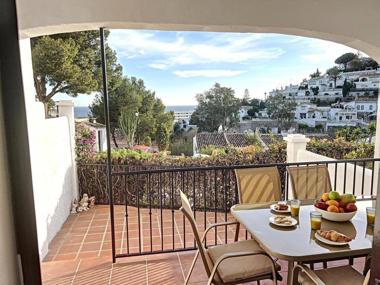 Agradable Adosado Con Piscina la Hidalga — carbon neutral stay, Benalmadena