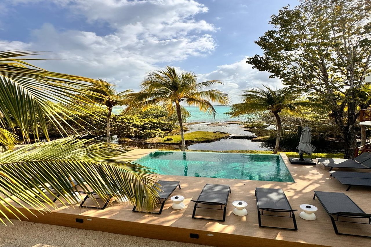 Azulea Bacalar Hotel & Spa Lagoon Front