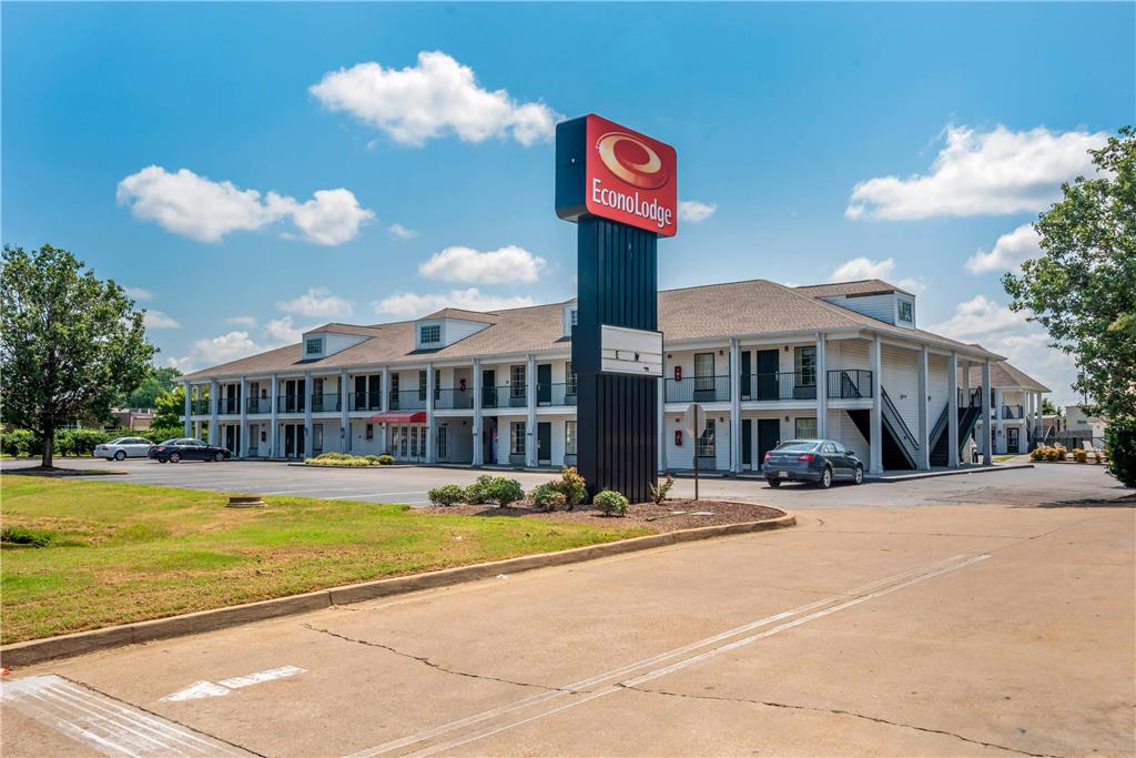 Econo Lodge Tupelo Barnes Crossing - carbon neutral hotel in Tupelo