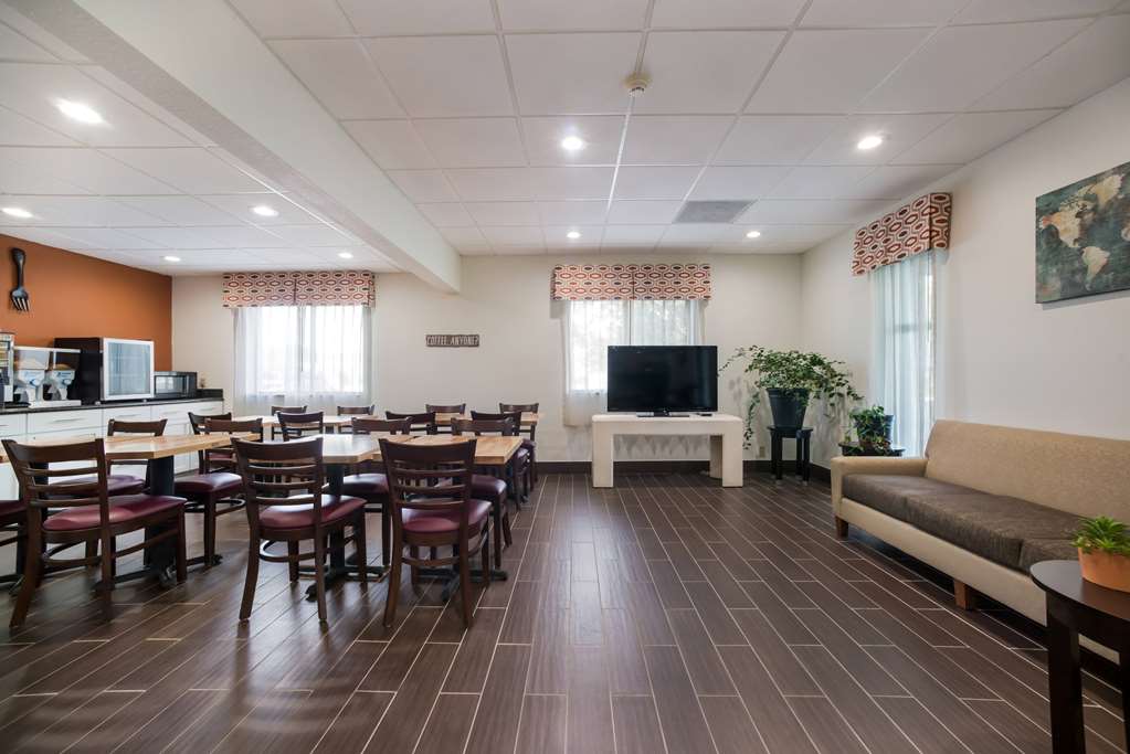 Ramada by Wyndham Effingham - photo 16