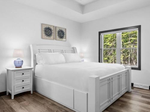New charming custom home — 4-Star Luxury Hotel in Sturgeon Bay, United States