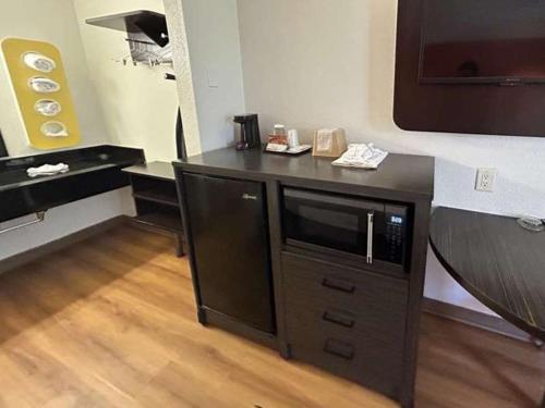 Studio 6 Suites Riverside CA South - photo 16