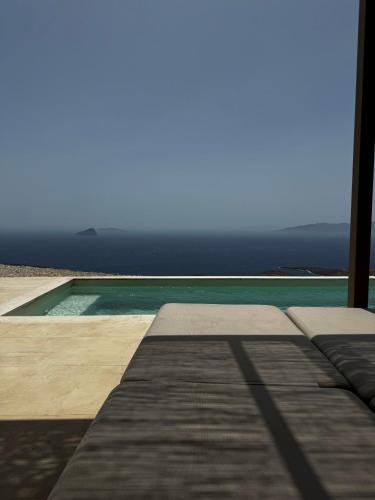 Thermyes Villas 3 with private pool — 4-Star Luxury Hotel in Kythnos, Greece