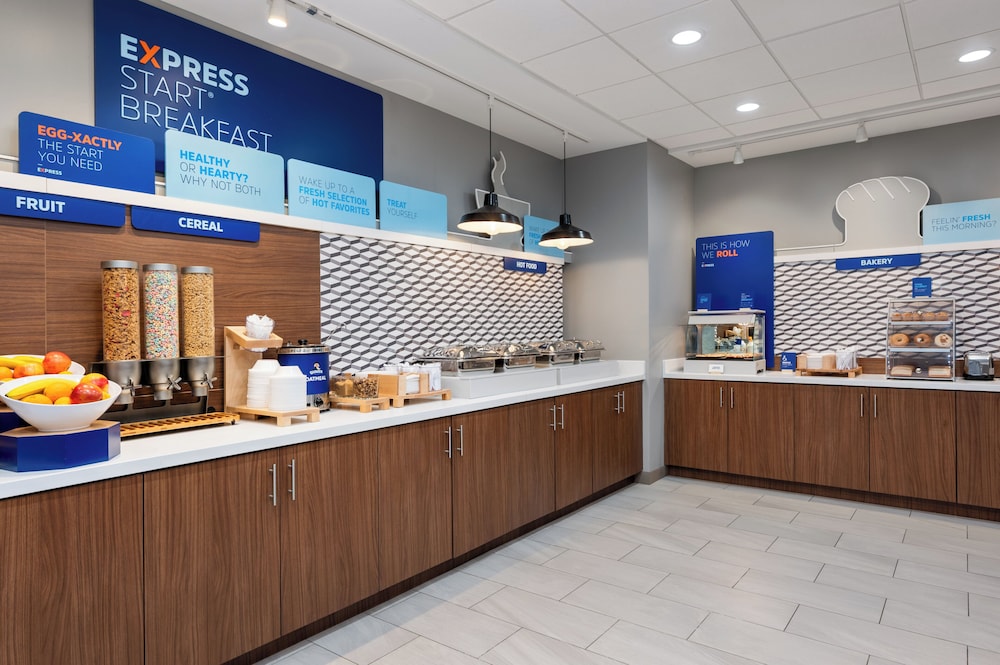 Holiday Inn Express & Suites Stevensville Benton Harbor an IHG Hotel - photo 60
