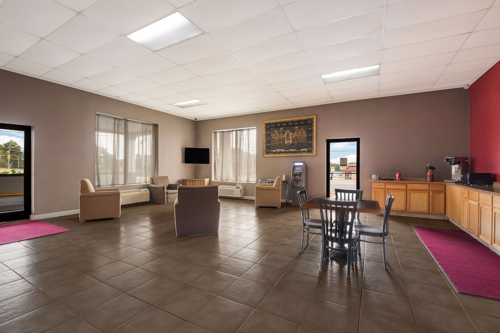 Suburban Studios Cleveland Central - photo 16