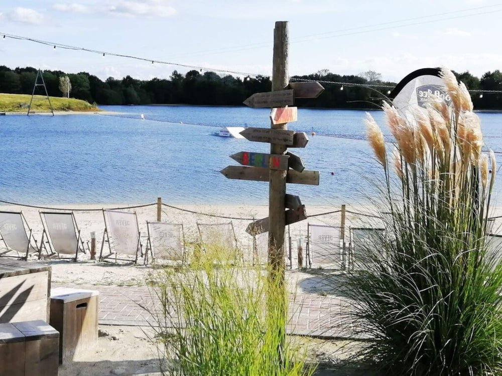 Ferienhaus Maja am See — 4-Star Luxury Hotel in Aurich, Germany