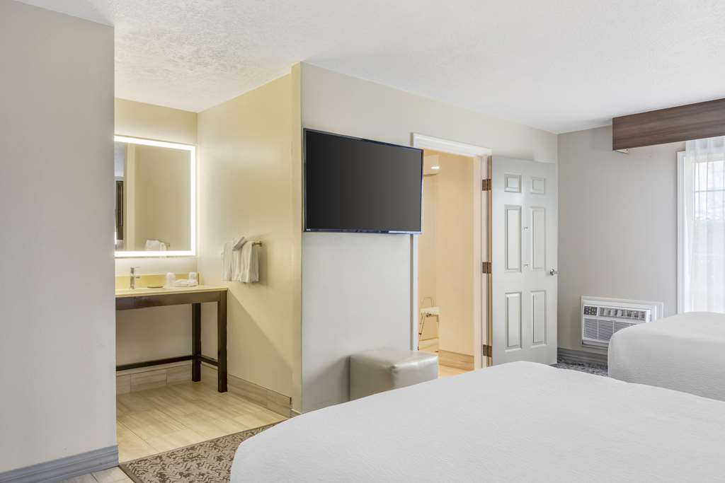 Best Western Plus Grand Manor Inn - photo 16