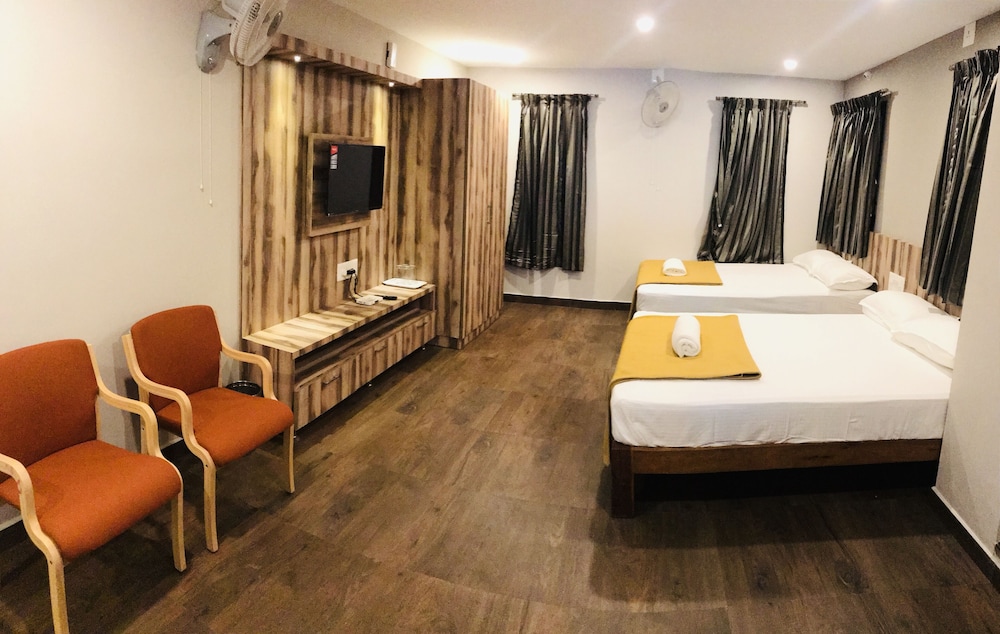 Sharada Residency - carbon neutral hotel in Suntikoppa