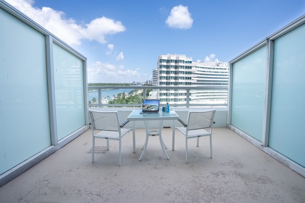 Fontainebleau Miami Beach Private Luxury Suites - photo 242