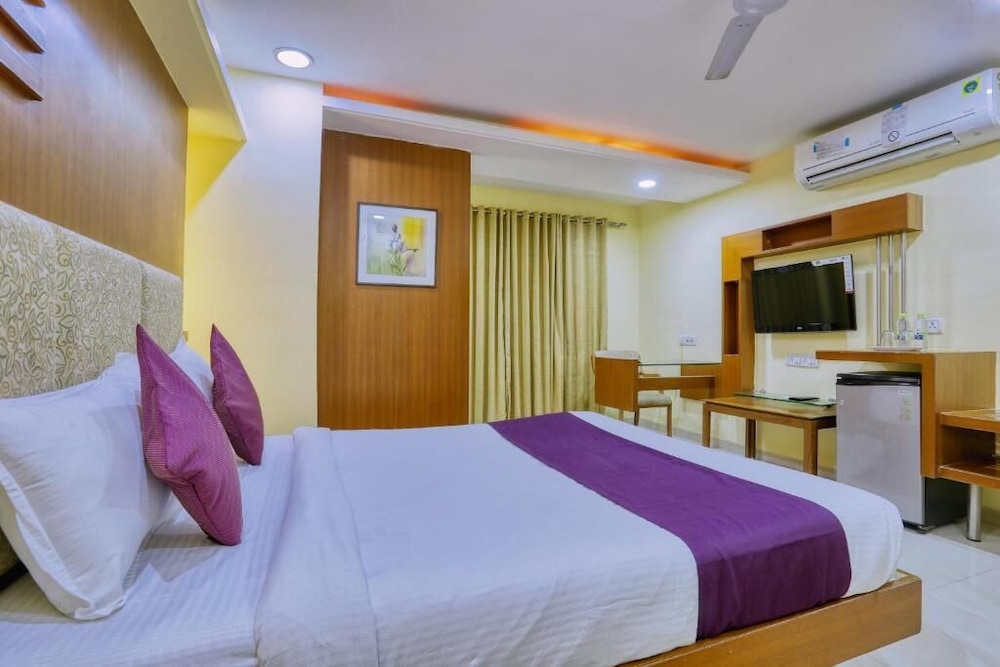 Hotel Amrit Residency — Indore — photo 2