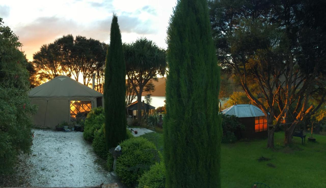 Ngahere Hou Glamping - carbon neutral hotel in Unknown City