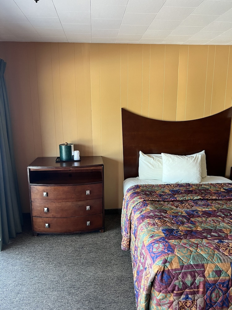All Star Inn & Suites - photo 169