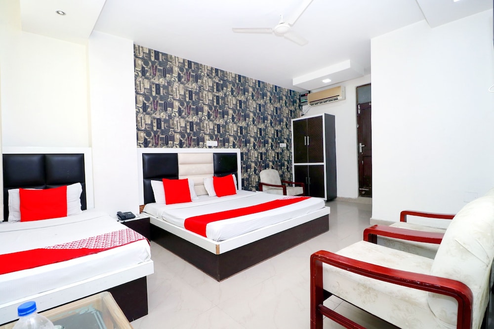 OYO 44668 Hotel Plazza in Hisar, India