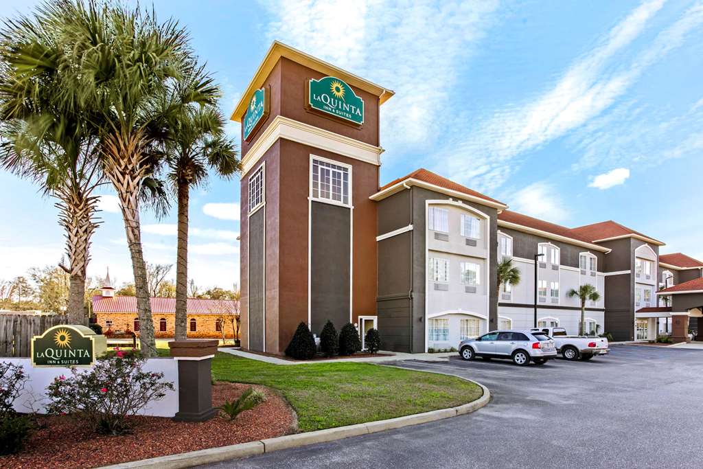 La Quinta Inn & Suites by Wyndham Mobile Satsuma Saraland - photo 3