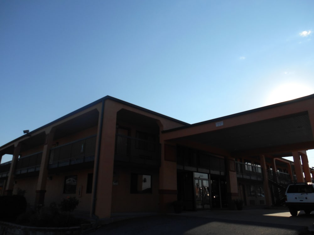 AmeriStay Inn - featured photo