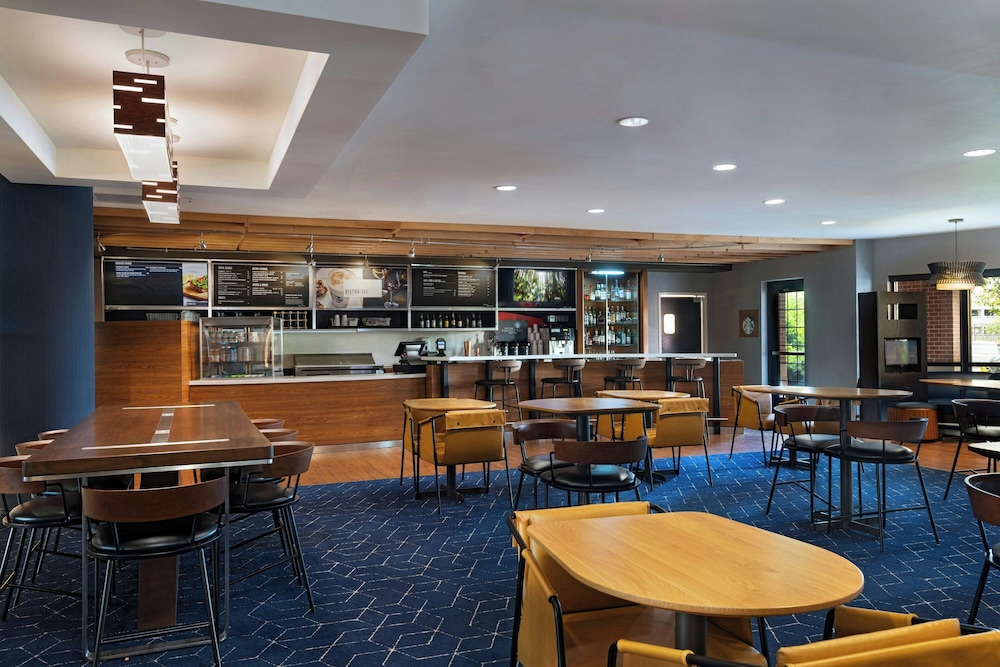 Courtyard Marriott Aksarben Village - photo 24