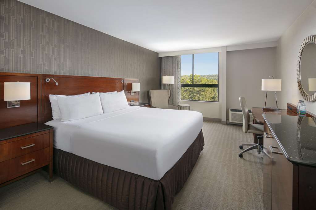 Sonesta Charlotte Lower South End - photo 13