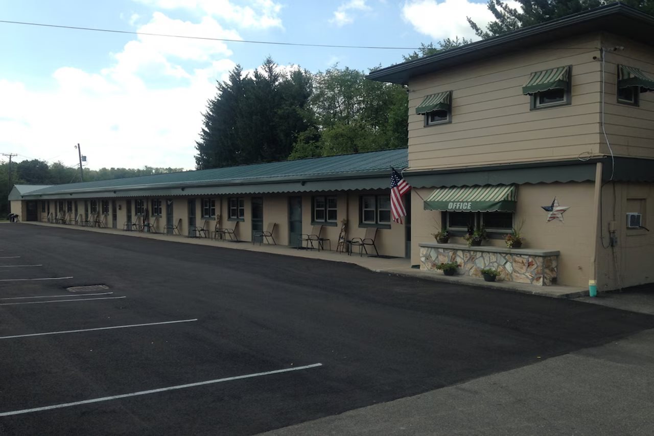 Cadiz Motel by OYO on route 250 - photo 9