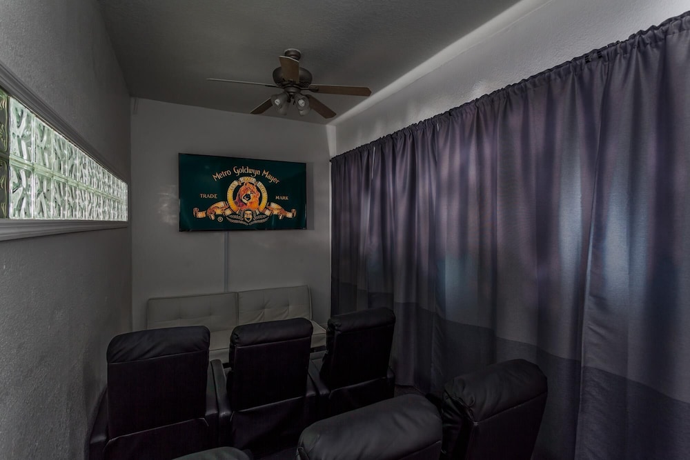 DisneyMansion by AmericanVacationLiving 11BR - photo 47
