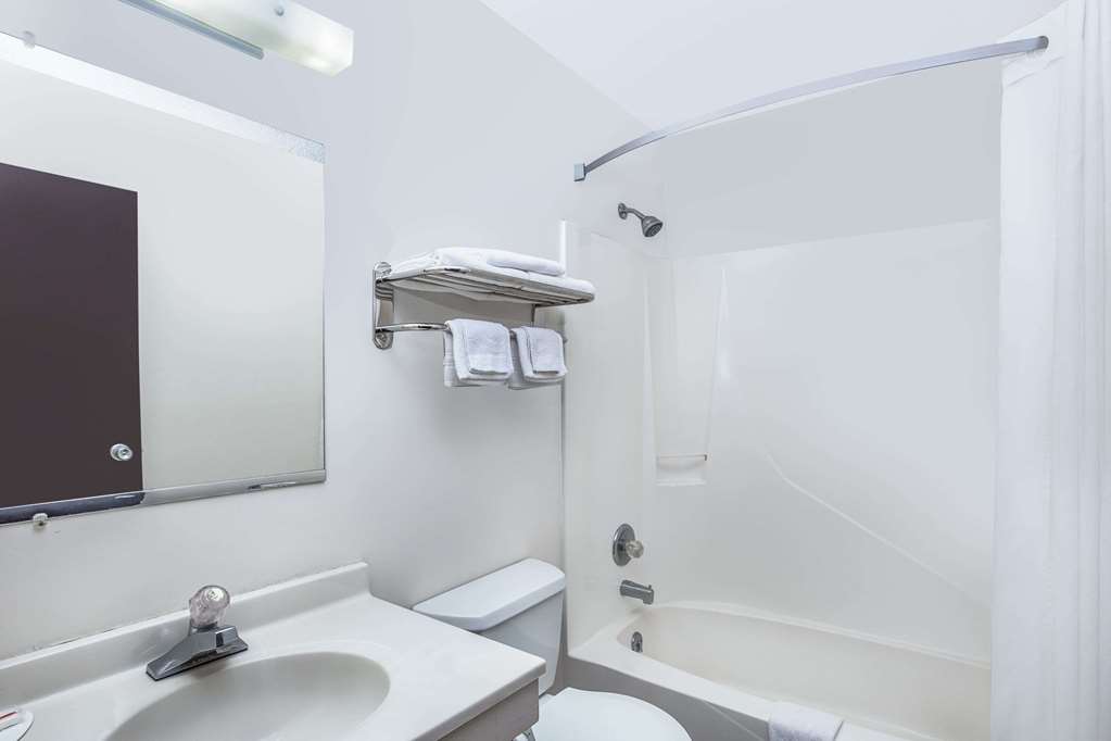 Super 8 by Wyndham Columbus - photo 14