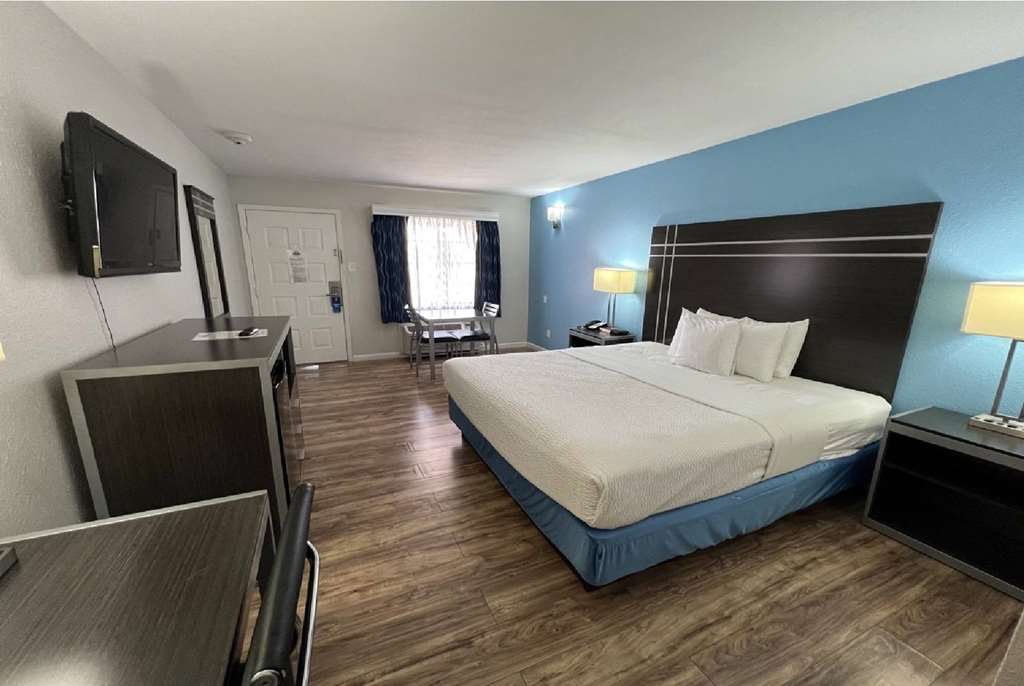 Days Inn by Wyndham Orange - featured photo