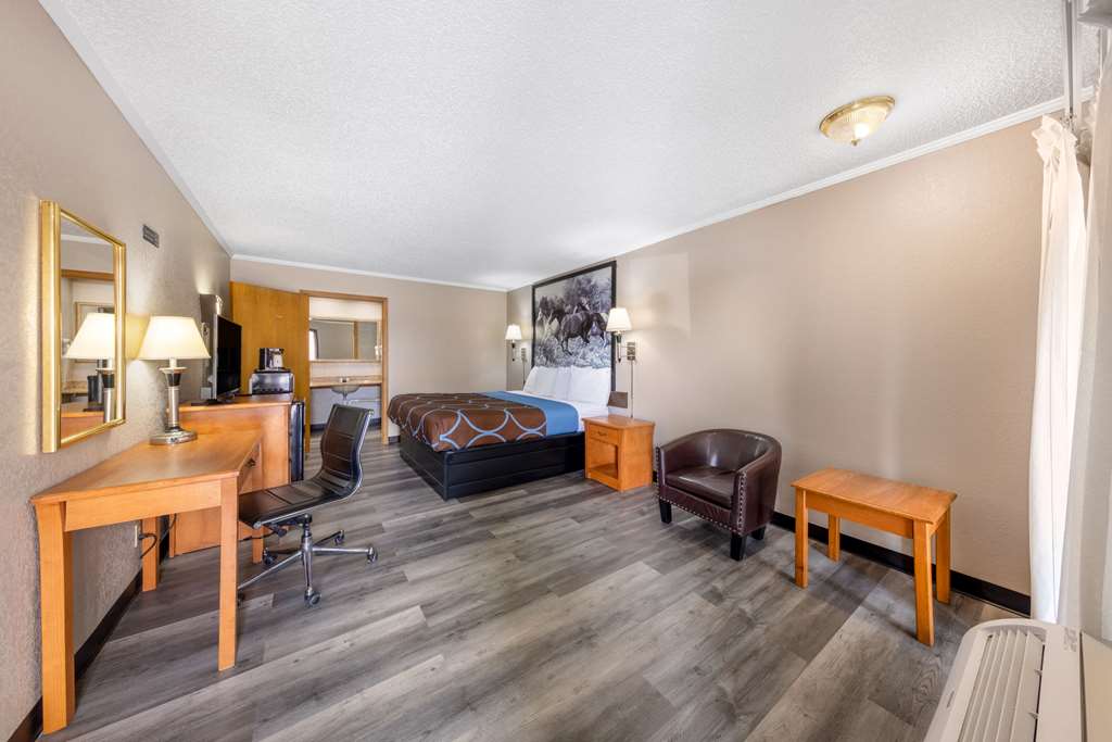 Super 8 by Wyndham Kansas City Airport North - photo 15