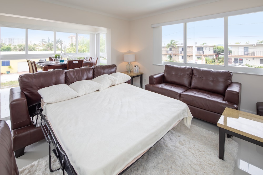 Pompano Suites by the Beach - photo 21