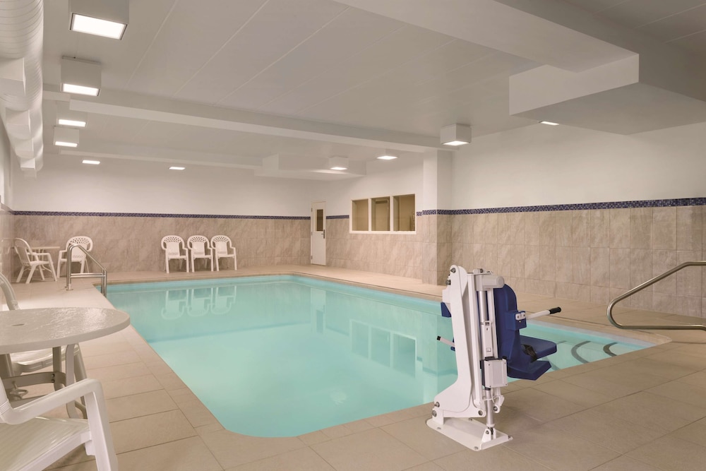 Hampton Inn Cincinnati Kings Island - photo 13