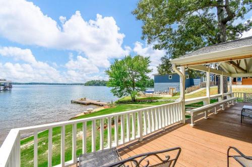 Elsie Jo S On Lake Martin — Dadeville
