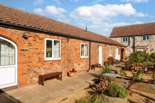 Martinmas Cottage — 4-Star Luxury Hotel in Flamborough, United Kingdom