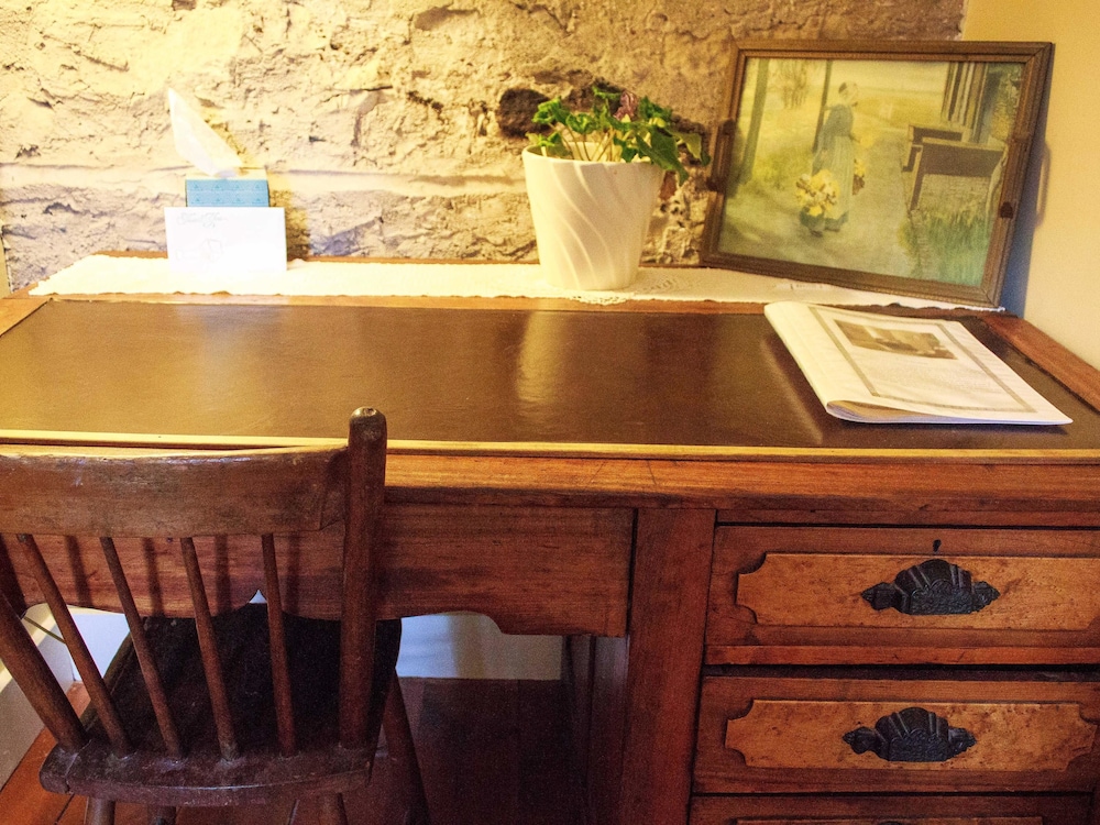 The Stagecoach Inn Bed & Breakfast and Five20 Social Stop - photo 17