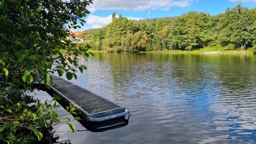 Maison D’hote Au Bord de la Riviere Avec Jacuzzi in Epinal, France