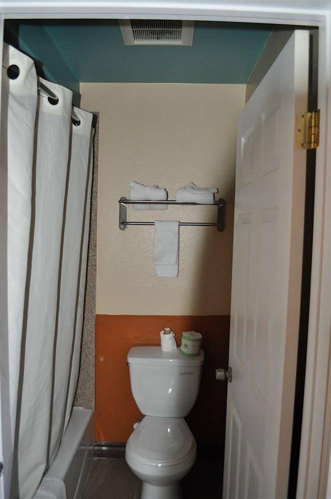 Rocky Inn - photo 6