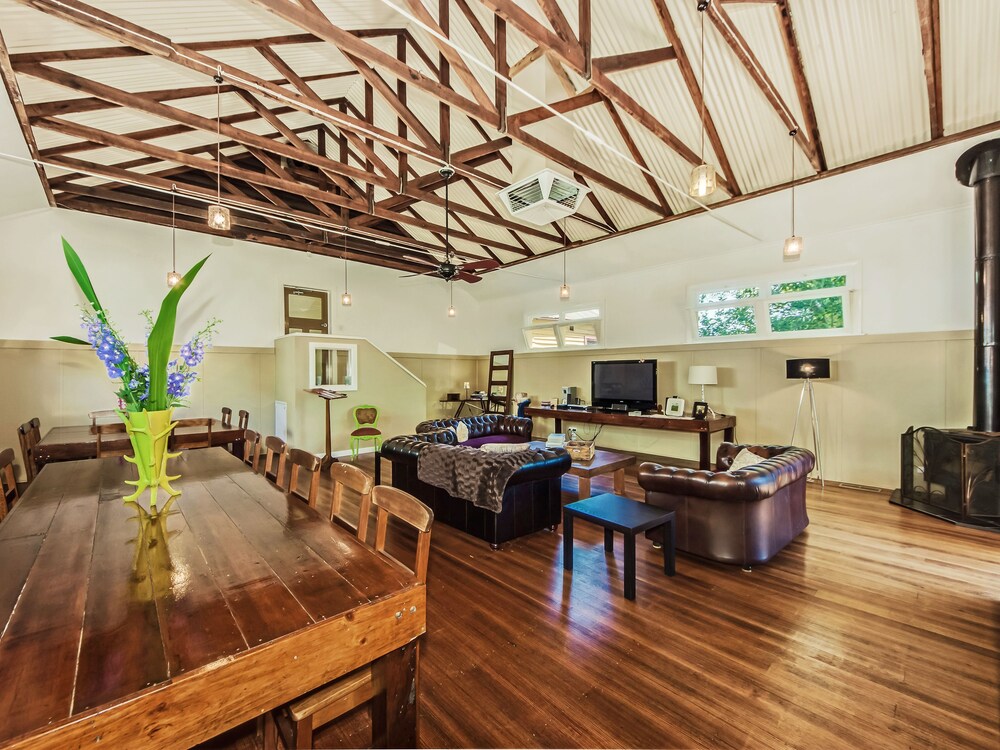 Tuck Inn Yarra Valley — 4-Star Luxury Hotel in Healesville, Australia