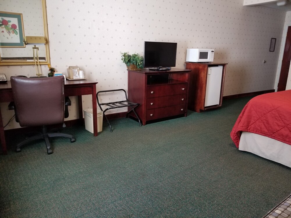 Plantation Inn and Suites - photo 6