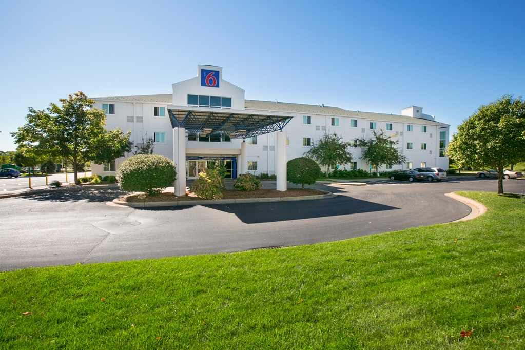 Motel 6 Brooklyn Center MN Minneapolis - photo 2