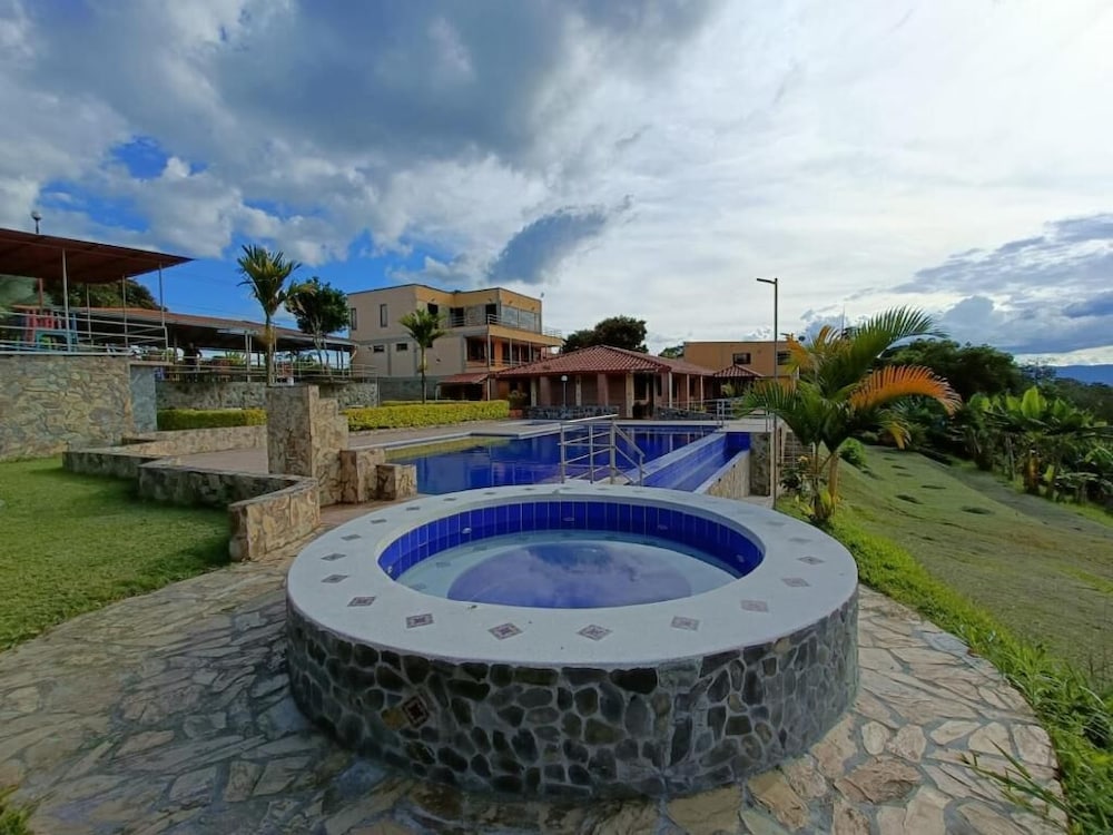 Hotel Campestre Los Mangos — Quimbaya