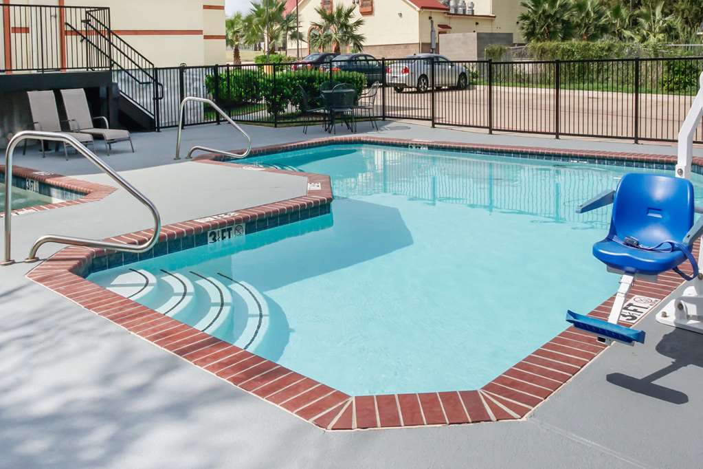 Super 8 by Wyndham Brenham TX - photo 6