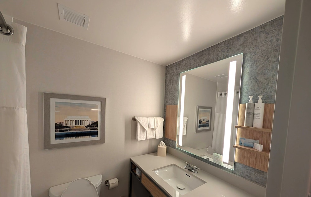Hilton Garden Inn Arlington Shirlington - photo 29
