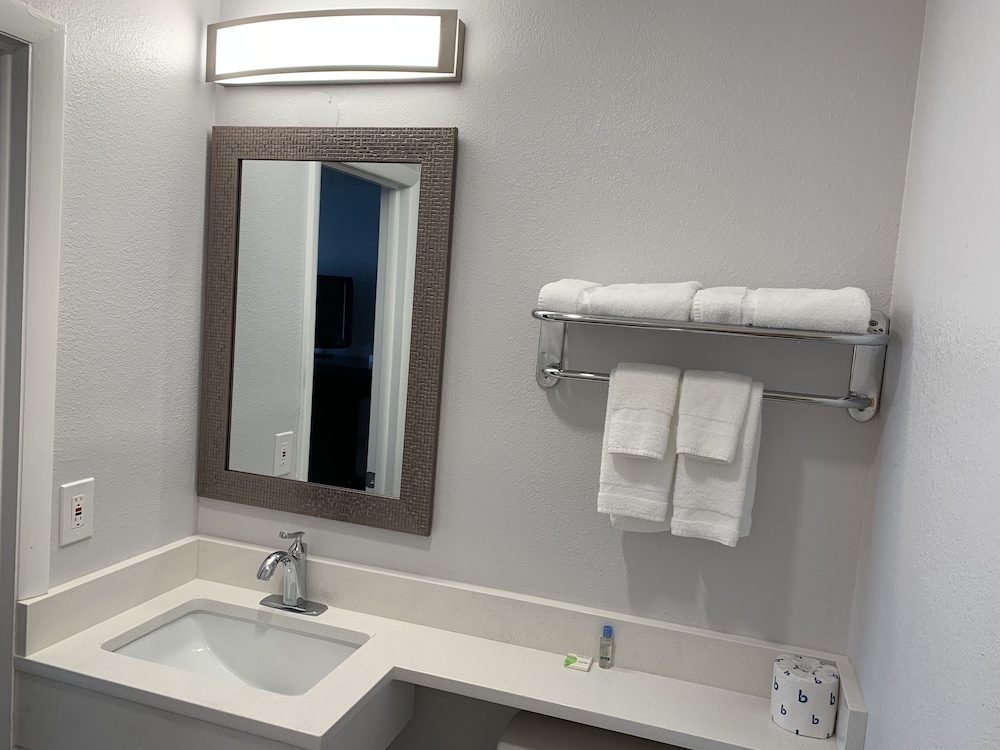 Howard Johnson East Syracuse - photo 33