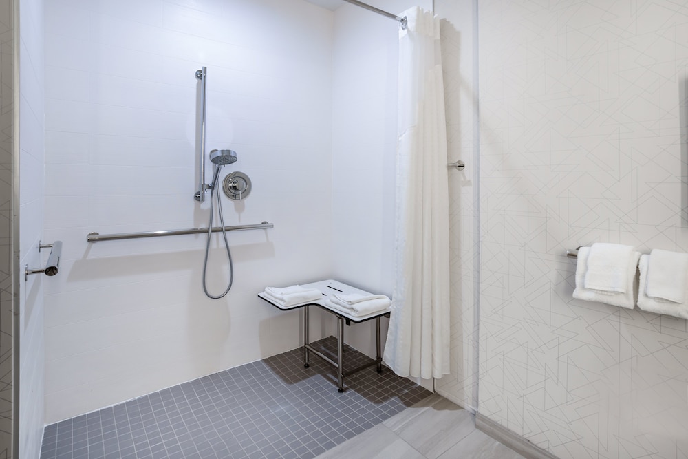 Holiday Inn Express Hotel & Suites New Tampa I 75 by IHG - photo 40