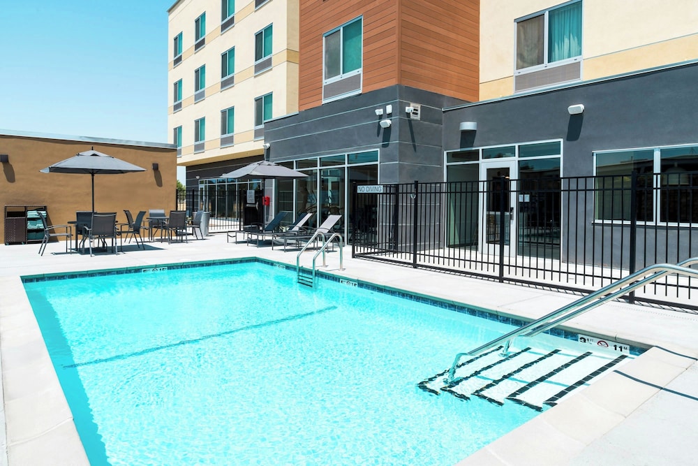 Fairfield by Marriott Inn & Suites Hanford - photo 12